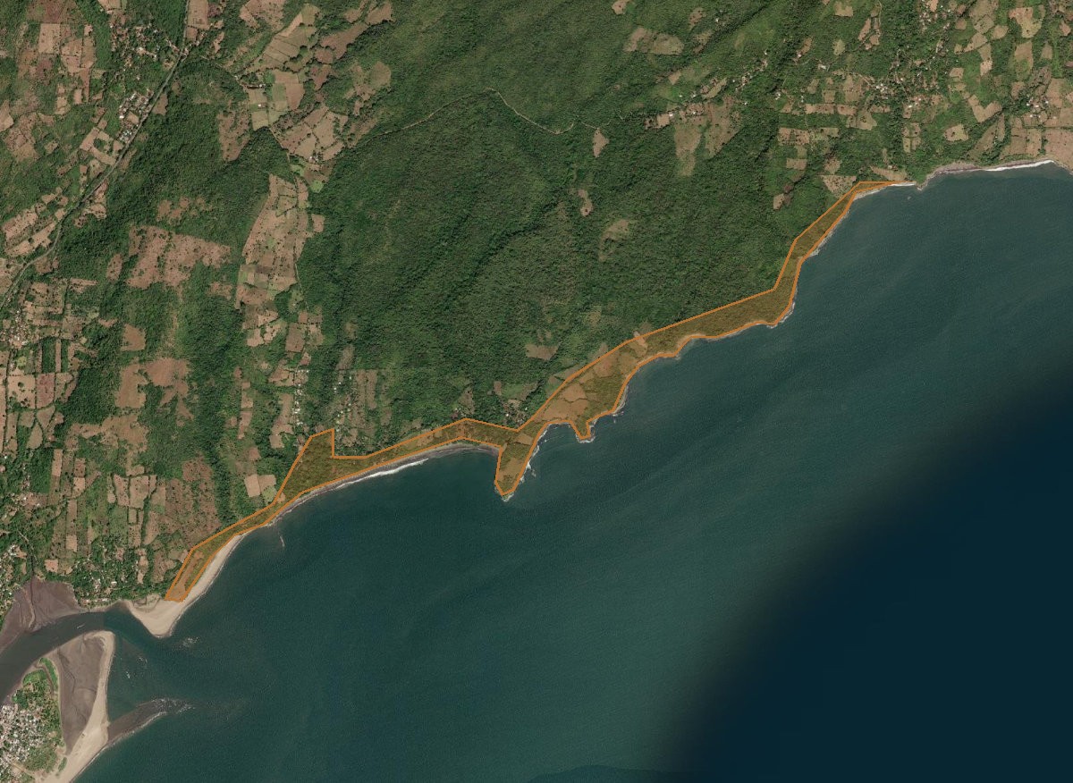 Satellite lot line view — 300 manz La Criba